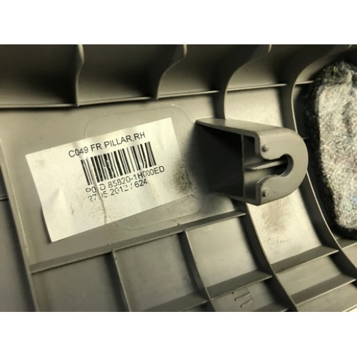 Накладка передней стойки правая Kia Ceed 2006-2012 858201H000ED